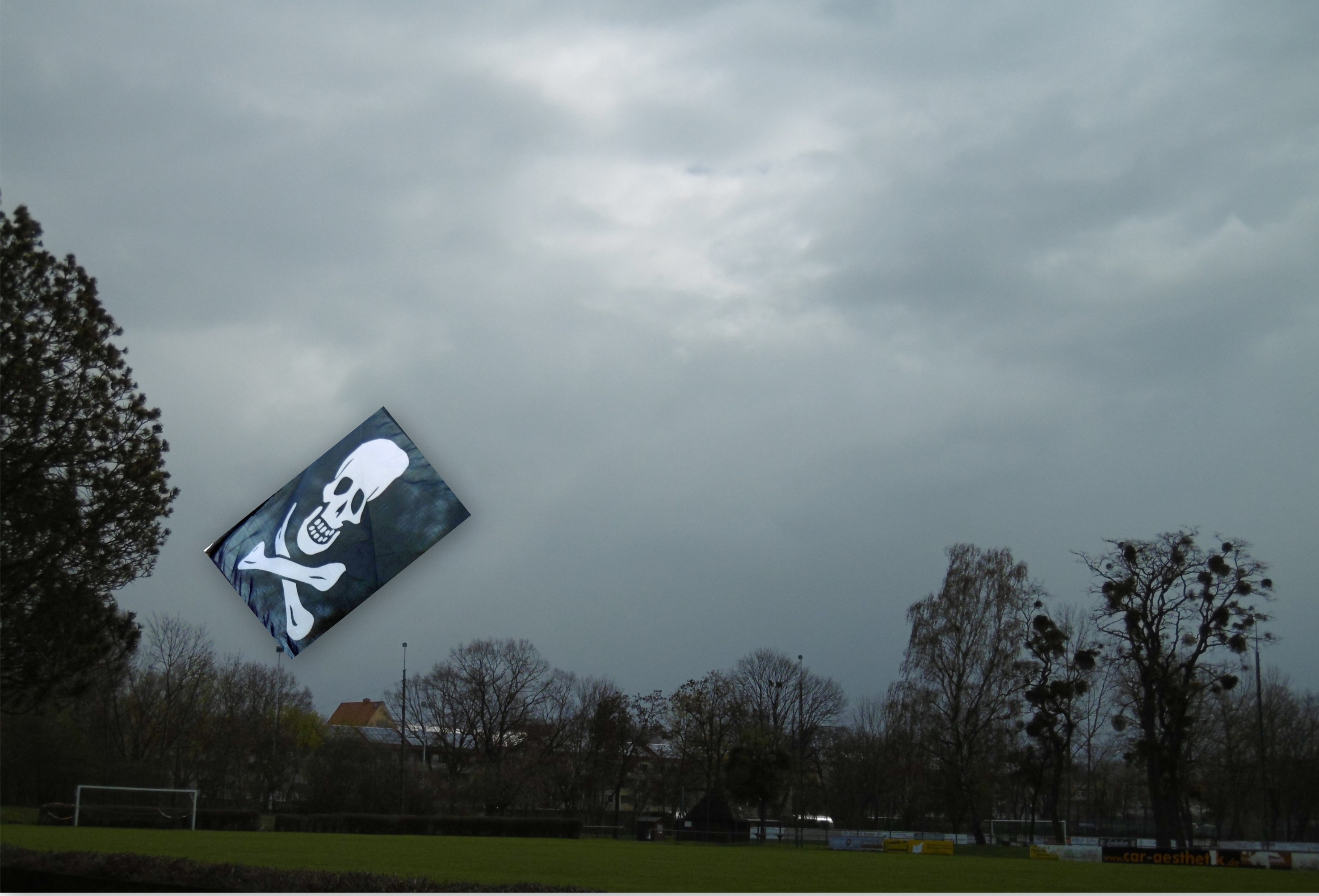 MGC Pirates schwarzer Himmel