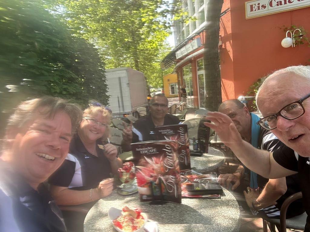 Pirates mit Eis 001